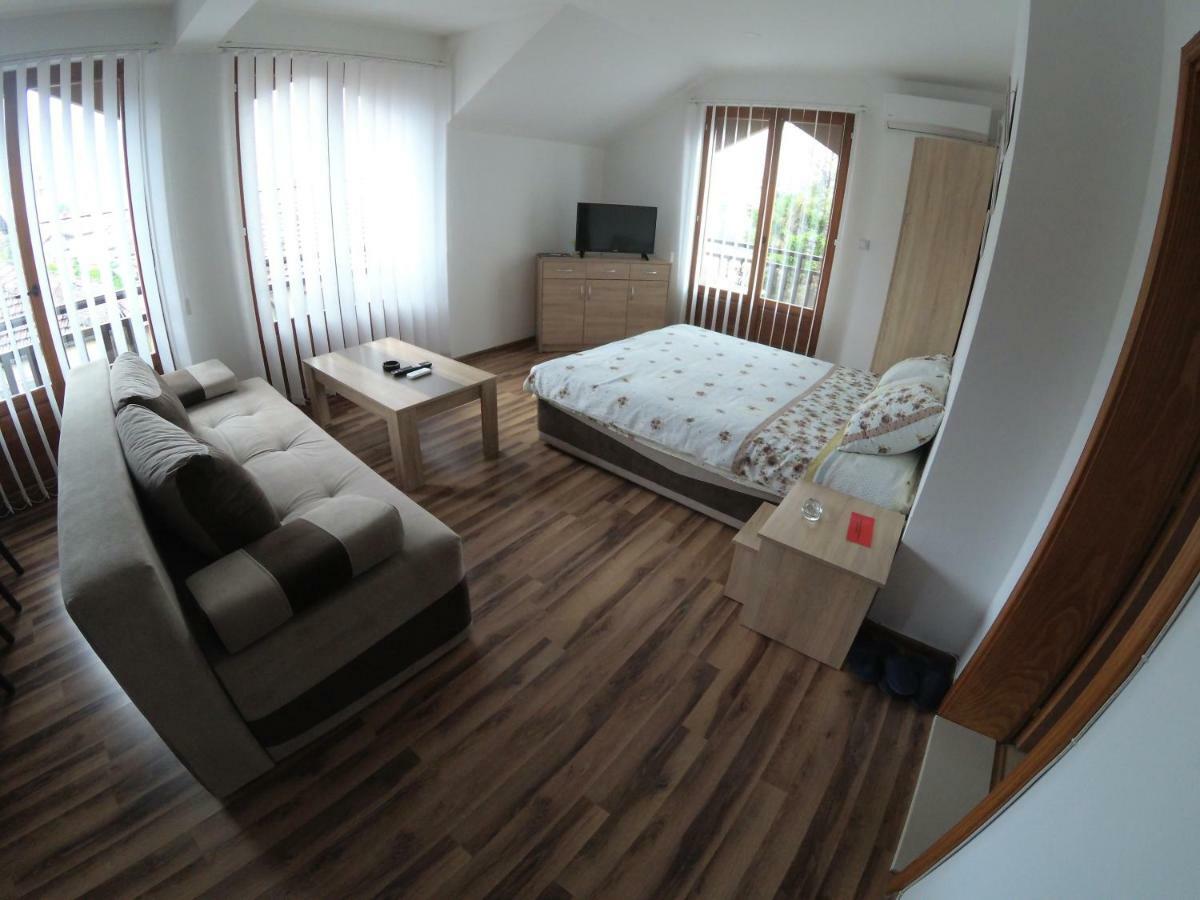 Apartment And Rooms Konak Višegrad 外观 照片