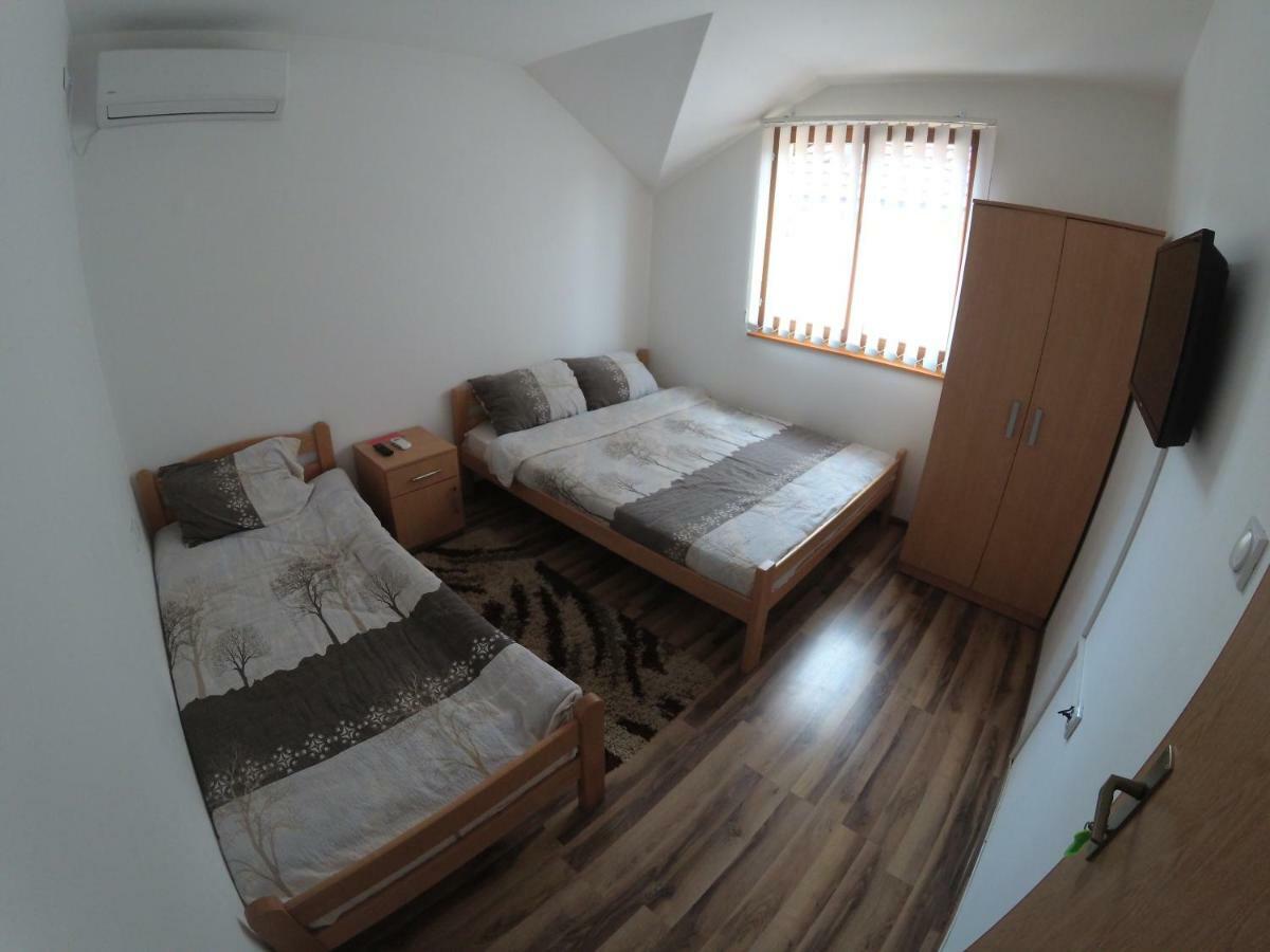 Apartment And Rooms Konak Višegrad 外观 照片
