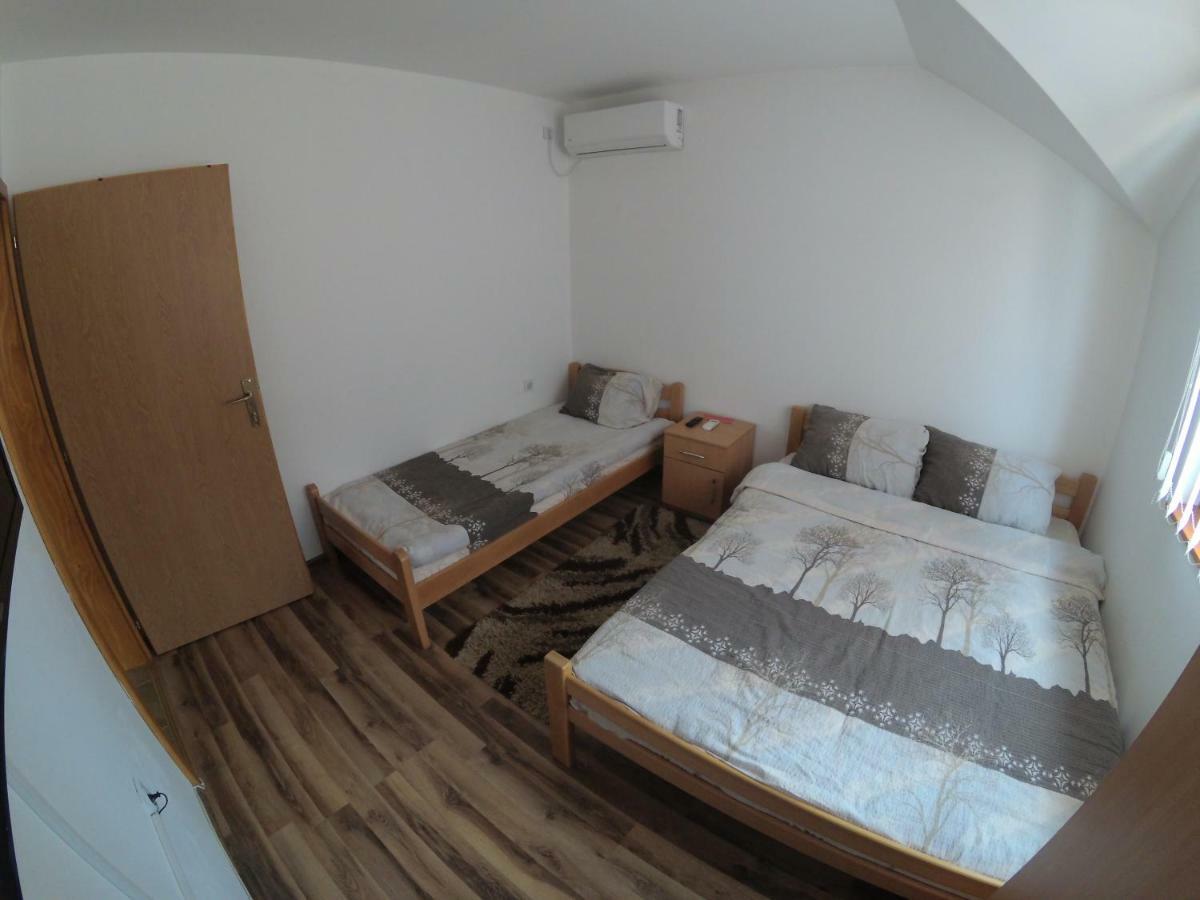 Apartment And Rooms Konak Višegrad 外观 照片