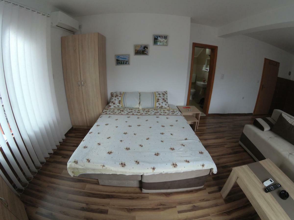 Apartment And Rooms Konak Višegrad 外观 照片