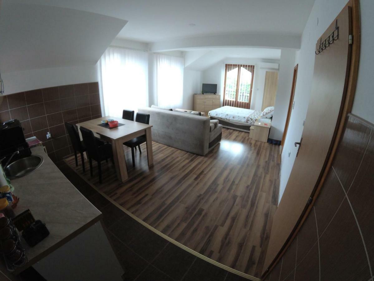 Apartment And Rooms Konak Višegrad 外观 照片