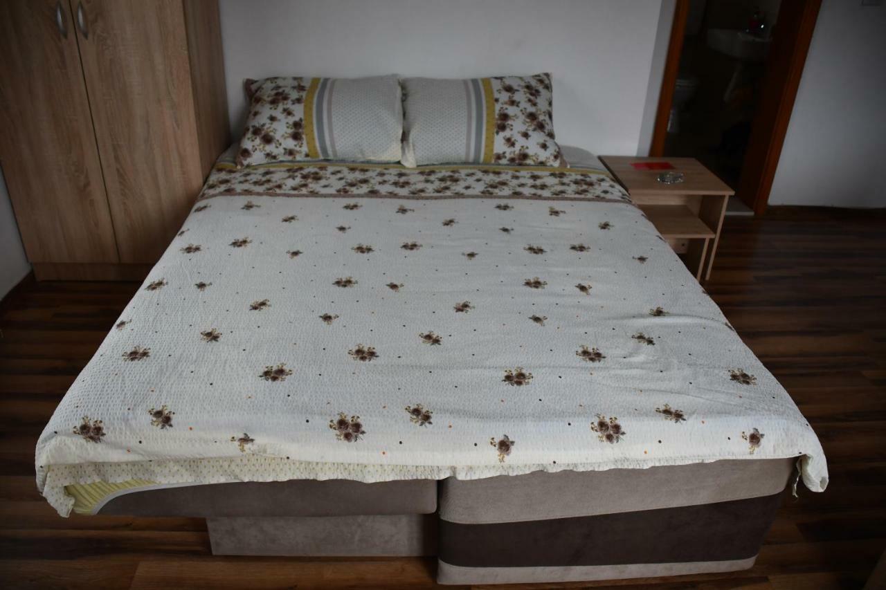 Apartment And Rooms Konak Višegrad 外观 照片