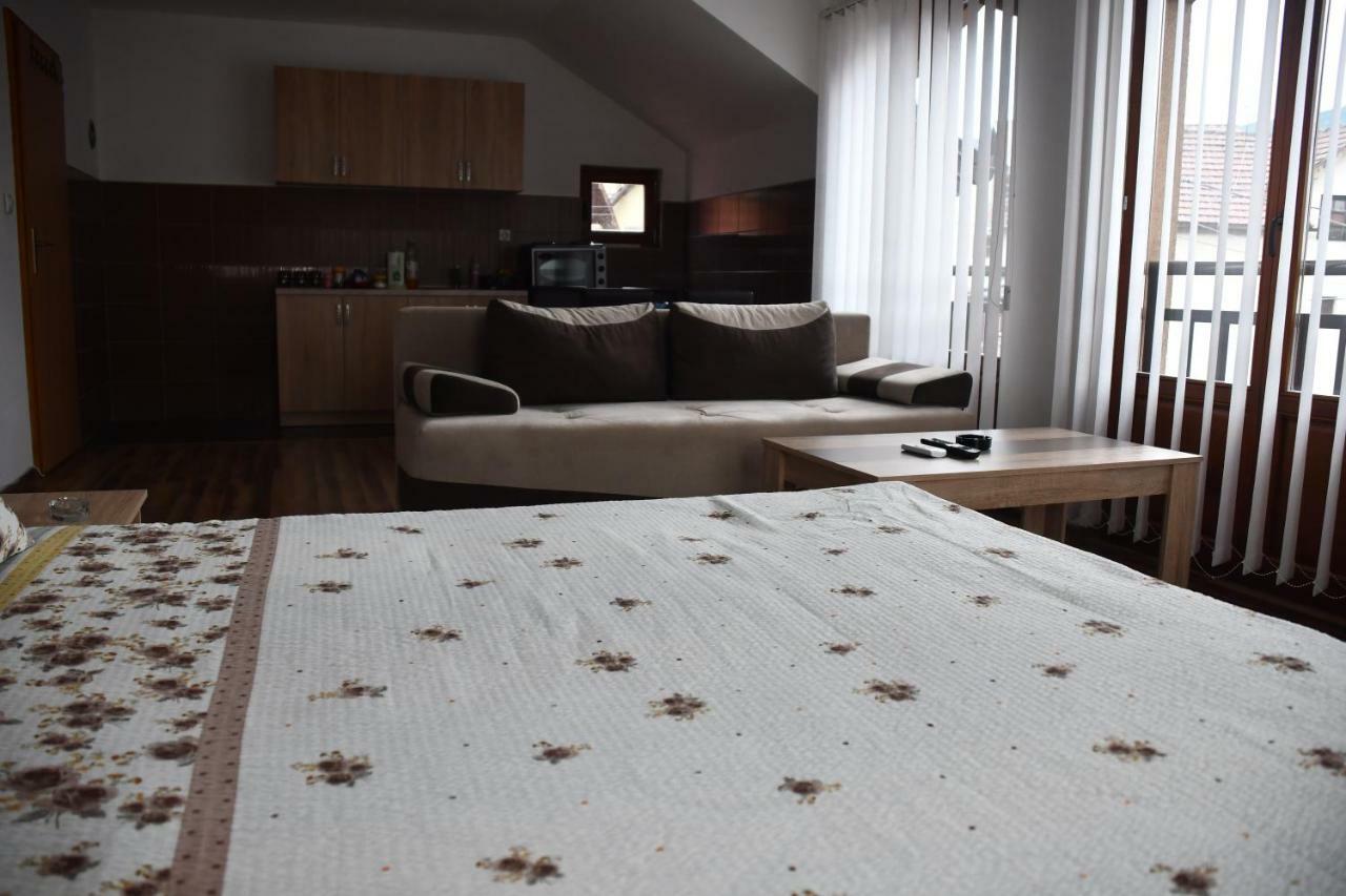 Apartment And Rooms Konak Višegrad 外观 照片